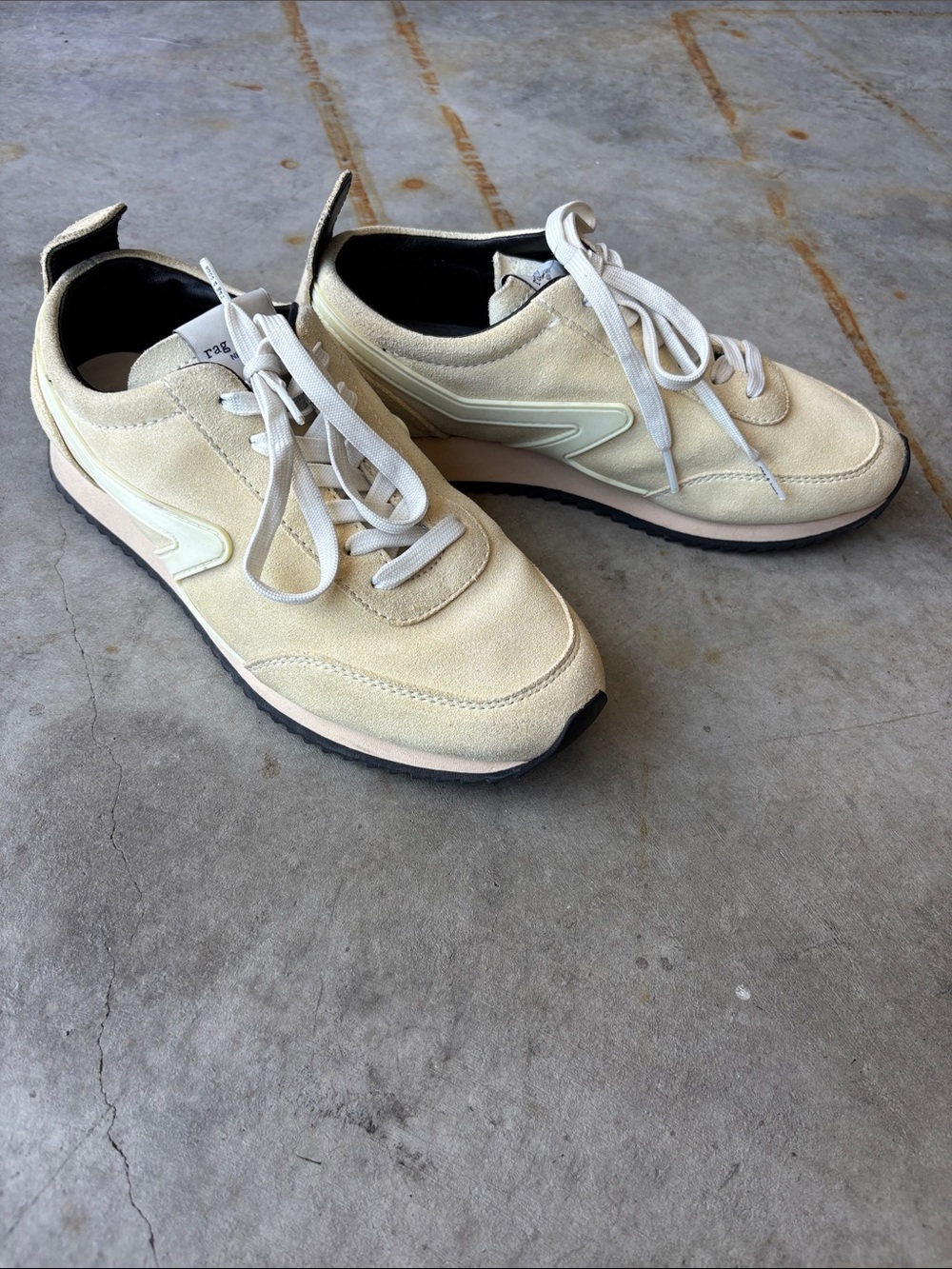 Rag & Bone Woman’s Suede Retro Runner Sneakers Cream Ivory Low Top Shoes size 38 - Picture 1 of 11